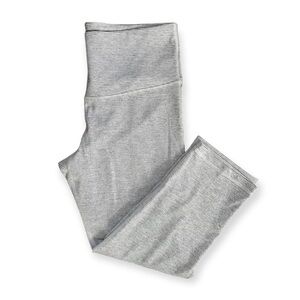 NWOT OLD NAVY Active Capri Leggings Grey Stripe size L